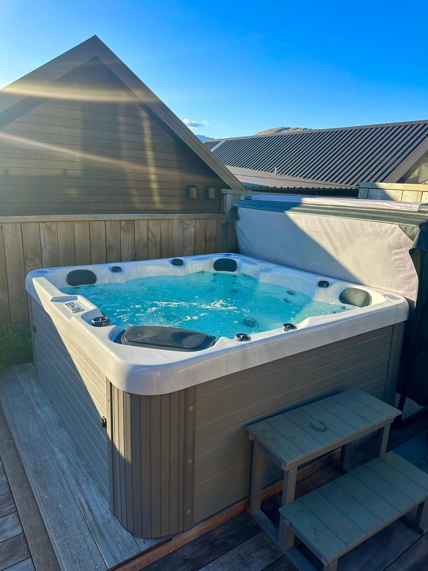 Remarkable View With Hot Tub Frankton Exterior foto